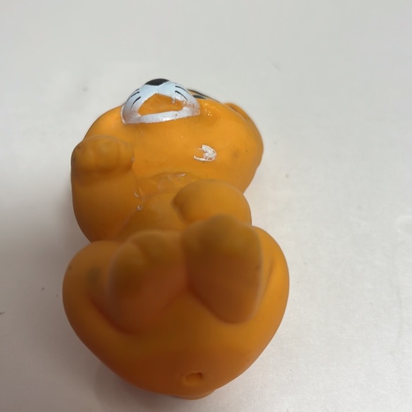 Vintage 1988 McDonalds’s Happy Meal “Oliver” Finger Puppet - Picture 4 of 4